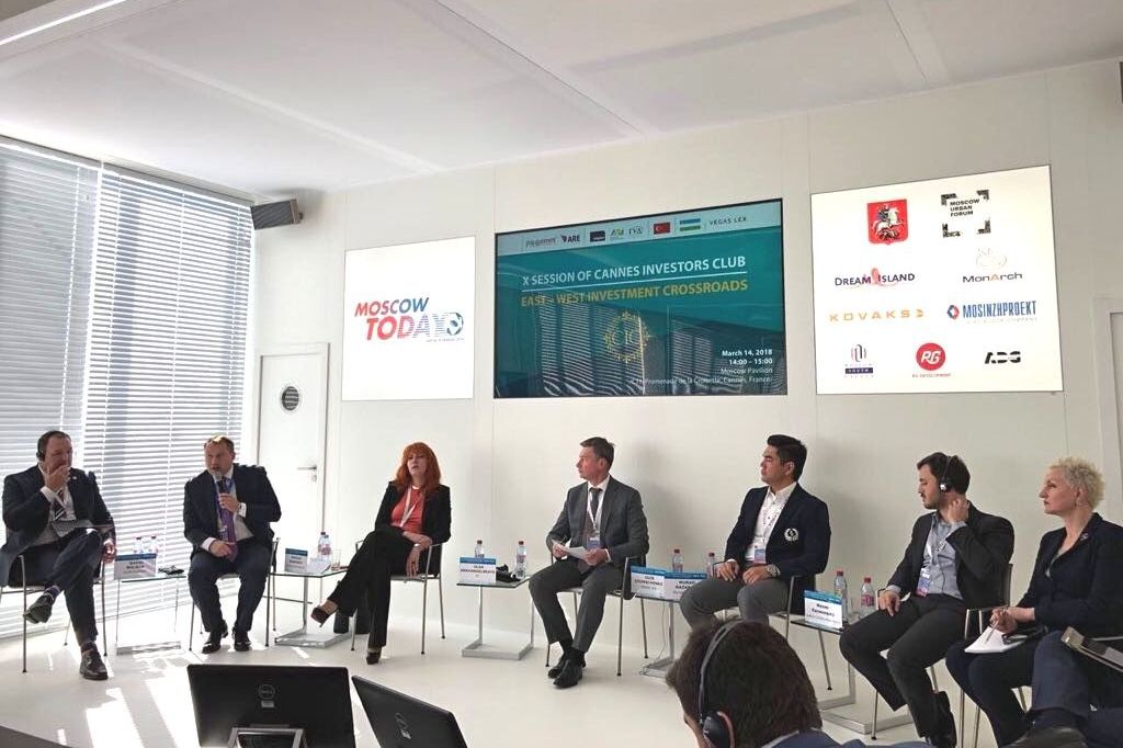 Wwts выставка 2022 фотографии. Выставка застройщиков. На архитектурной выставке mipim в каннах. International property forum. Index dubai 2021 выставка лого.