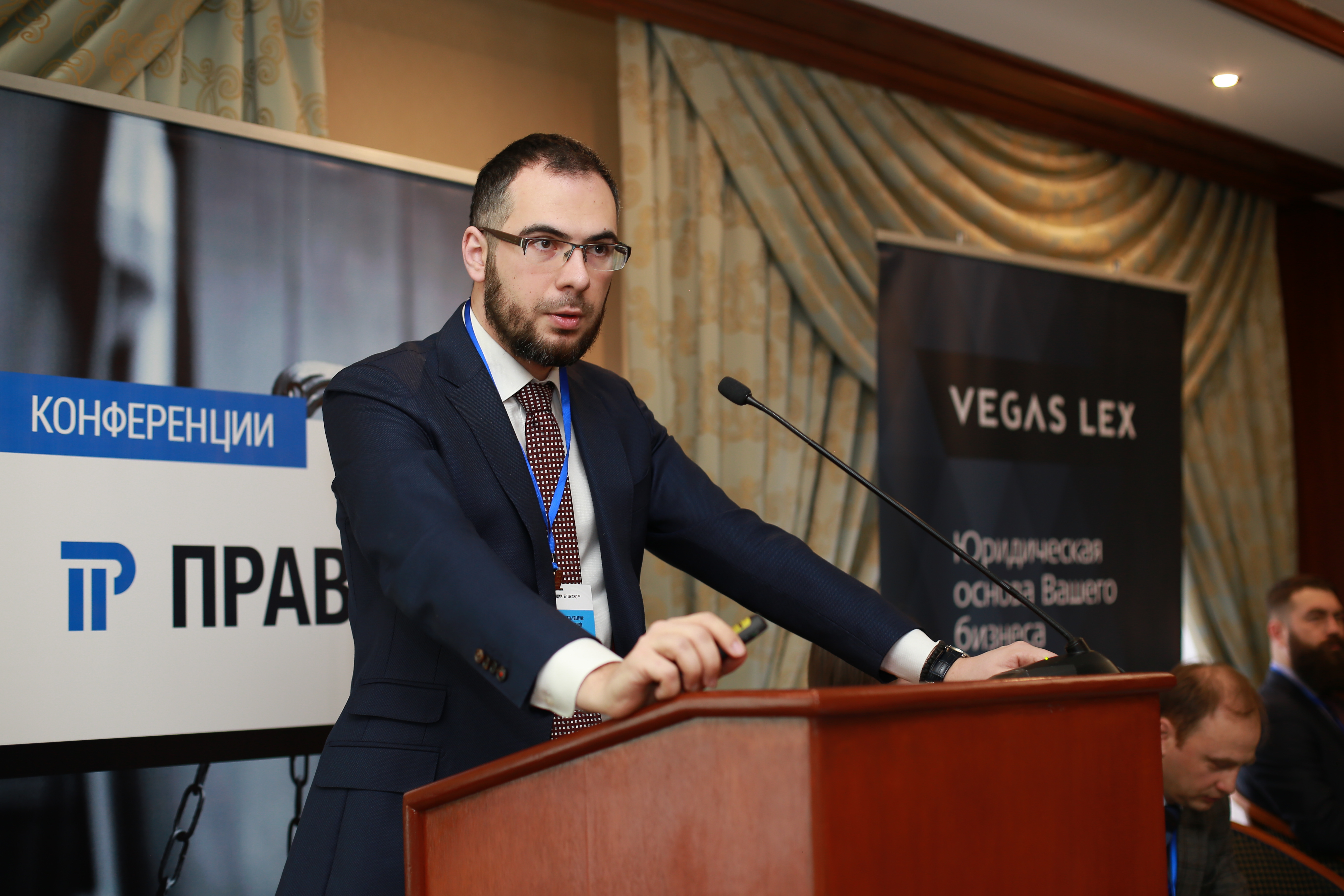 Виктор Петров, руководитель Арбитражной практики VEGAS LEX
